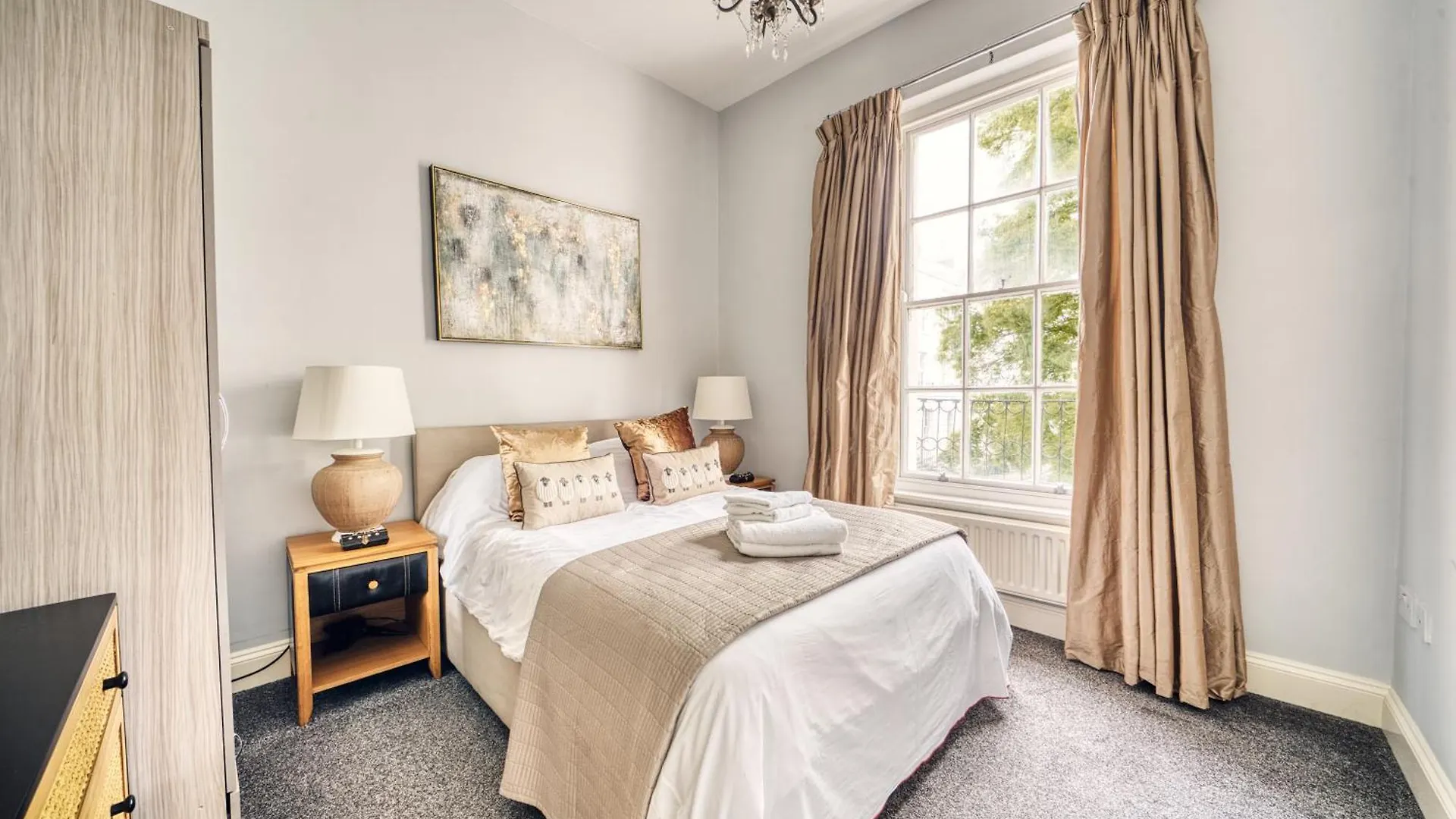 Pied-A-Terre Near The Docks - Wifi & Washing Machine Apartment Gloucester